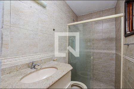 Casa de condomínio para alugar com 130m², 3 quartos e 2 vagas Casa de condomínio para alugar com 130m², 3 quartos e 2 vagasBanheiro da Suite