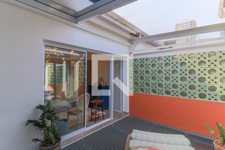 Casa à venda com 120m², 3 quartos e 2 vagas Casa à venda com 120m², 3 quartos e 2 vagasTerraço