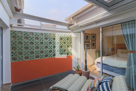 Casa à venda com 120m², 3 quartos e 2 vagas Casa à venda com 120m², 3 quartos e 2 vagasTerraço