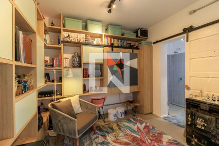 Casa à venda com 120m², 3 quartos e 2 vagas Casa à venda com 120m², 3 quartos e 2 vagasEscritório