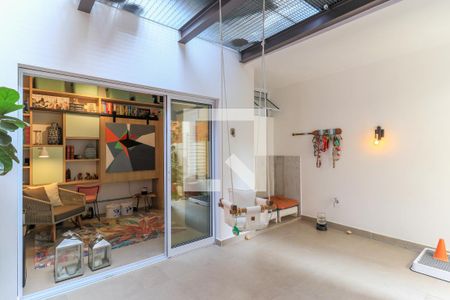 Casa à venda com 120m², 3 quartos e 2 vagas Casa à venda com 120m², 3 quartos e 2 vagasQuintal