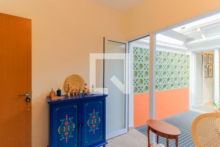 Casa à venda com 120m², 3 quartos e 2 vagas Casa à venda com 120m², 3 quartos e 2 vagasCloset