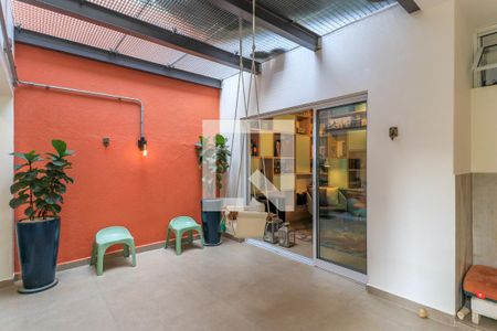 Casa à venda com 120m², 3 quartos e 2 vagas Casa à venda com 120m², 3 quartos e 2 vagasQuintal