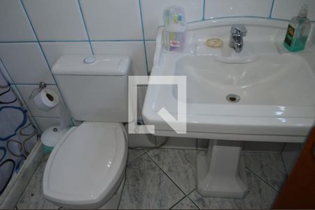 Casa à venda com 200m², 3 quartos e 5 vagasBanheiro da suíte 2