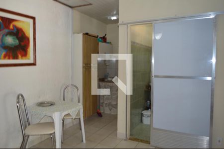 Casa à venda com 200m², 3 quartos e 5 vagasEdícula - Sala