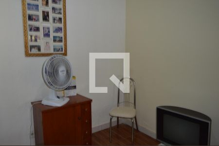 Casa à venda com 200m², 3 quartos e 5 vagasEdícula - Quarto