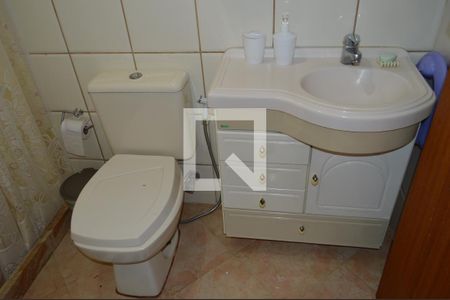 Casa à venda com 200m², 3 quartos e 5 vagasBanheiro da suíte 3