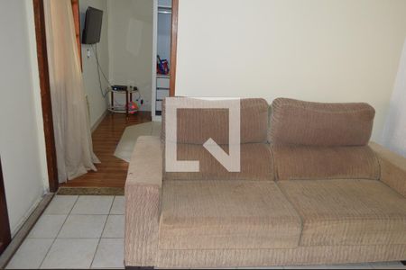 Casa à venda com 200m², 3 quartos e 5 vagasEdícula - Sala