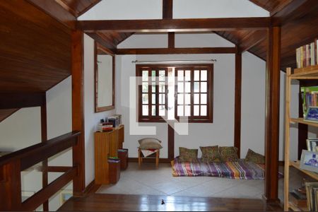 Casa à venda com 200m², 3 quartos e 5 vagasMezanino