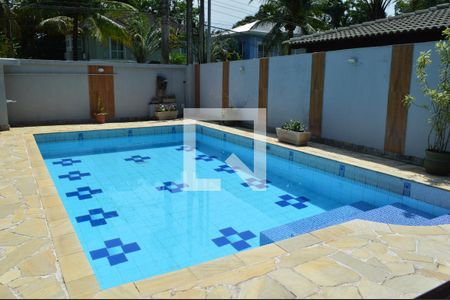 Casa à venda com 200m², 3 quartos e 5 vagasPiscina