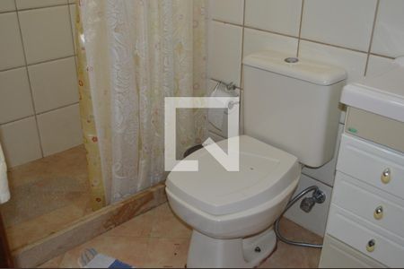 Casa à venda com 200m², 3 quartos e 5 vagasBanheiro da suíte 3