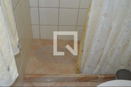 Casa à venda com 200m², 3 quartos e 5 vagasBanheiro da suíte 3