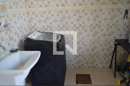 Casa à venda com 200m², 3 quartos e 5 vagasÁrea de serviço externa