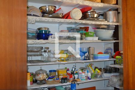 Casa à venda com 200m², 3 quartos e 5 vagasCozinha - Despensa