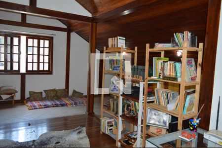 Casa à venda com 200m², 3 quartos e 5 vagasMezanino