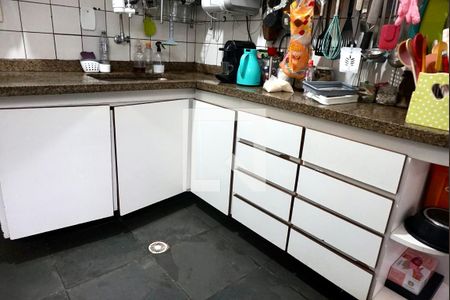 Casa de condomínio à venda com 194m², 3 quartos e 3 vagasCozinha 