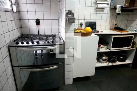 Casa de condomínio à venda com 194m², 3 quartos e 3 vagasCozinha 