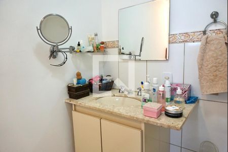 Casa de condomínio à venda com 194m², 3 quartos e 3 vagasBanheiro Suíte 