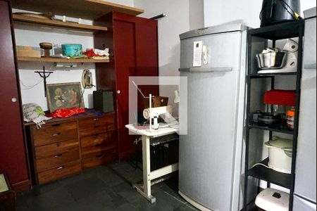 Casa de condomínio à venda com 194m², 3 quartos e 3 vagasQuarto fundos