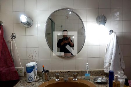 Casa de condomínio à venda com 194m², 3 quartos e 3 vagasBanheiro 