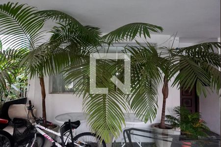 Casa de condomínio à venda com 194m², 3 quartos e 3 vagasEntrada 