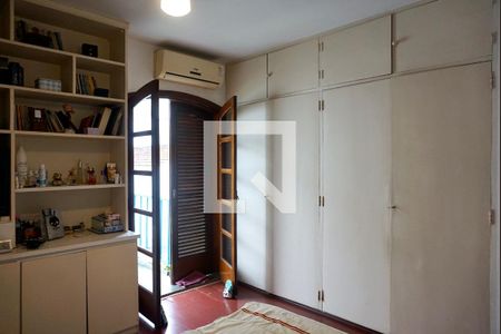 Casa de condomínio à venda com 194m², 3 quartos e 3 vagasQuarto 1