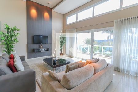 Sala de casa de condomínio para alugar com 4 quartos, 500m² em Vale Azul, Jundiaí