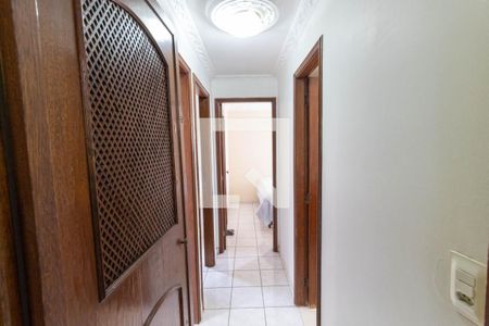 Corredor de apartamento à venda com 3 quartos, 73m² em Cangaiba, São Paulo