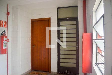 Escada de apartamento à venda com 2 quartos, 56m² em Conjunto Residencial Souza Queiroz, Campinas