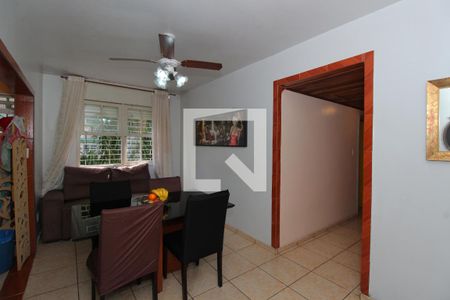Sala de apartamento à venda com 3 quartos, 68m² em Petrópolis, Porto Alegre