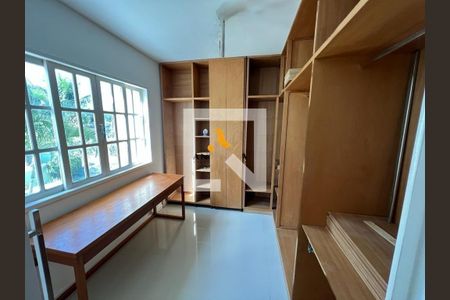 Casa à venda com 4 quartos, 250m² em Vargem Pequena, Rio de Janeiro