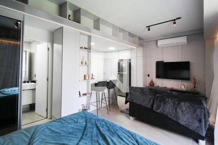 Sala/Suíte de apartamento à venda com 1 quarto, 44m² em Vila Olímpia, São Paulo