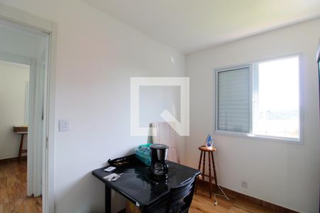 Quarto 2 de apartamento para alugar com 2 quartos, 47m² em Jardim Pioneira, Cotia