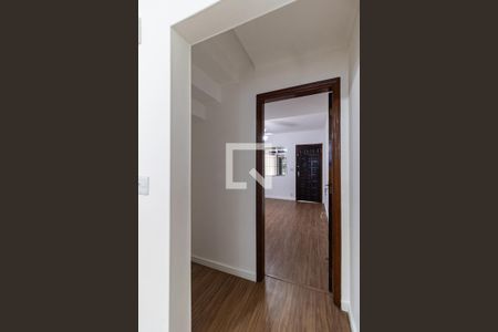 Corredor de casa à venda com 2 quartos, 148m² em Parque Fongaro, São Paulo