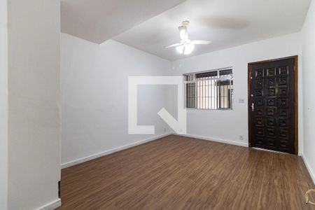 Sala de casa à venda com 2 quartos, 148m² em Parque Fongaro, São Paulo