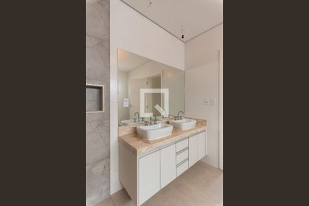 Casa de condomínio à venda com 264m², 3 quartos e 4 vagasBanheiro da Suíte 1