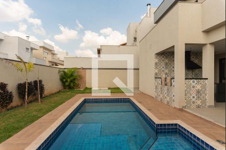Casa de condomínio à venda com 264m², 3 quartos e 4 vagasPiscina