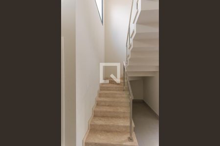 Escada da Sala de casa de condomínio à venda com 3 quartos, 264m² em Swiss Park, Campinas