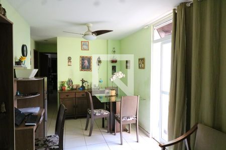 Sala de apartamento para alugar com 2 quartos, 68m² em Tubiacanga, Rio de Janeiro