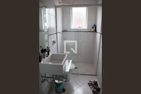 Casa à venda com 183m², 3 quartos e 6 vagasBanheiro 2