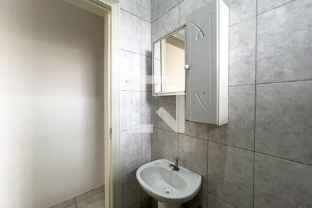 Banheiro de casa para alugar com 1 quarto, 45m² em Jardim da Glória, São Paulo