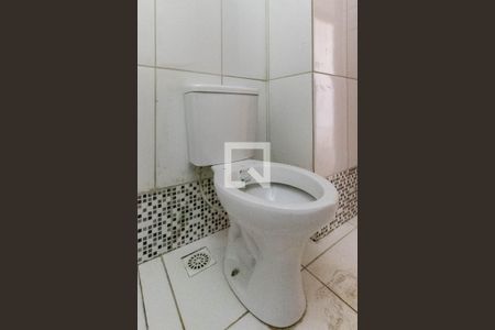 Banheiro de apartamento para alugar com 1 quarto, 40m² em Santo Andre, Belo Horizonte