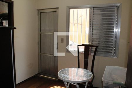 Casa à venda com 270m², 4 quartos e 4 vagasQuarto de Serviço