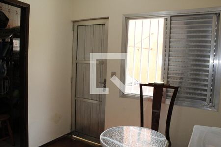 Casa à venda com 270m², 4 quartos e 4 vagasQuarto de Serviço