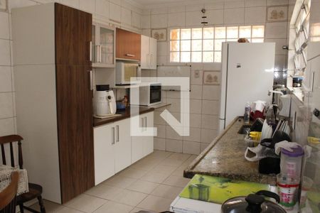 Casa à venda com 270m², 4 quartos e 4 vagasCozinha