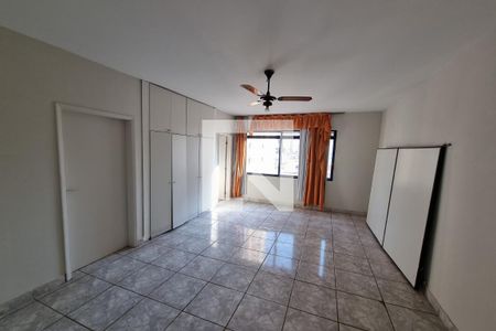 Sala -Dormitório de kitnet/studio para alugar com 1 quarto, 38m² em Centro, Ribeirão Preto
