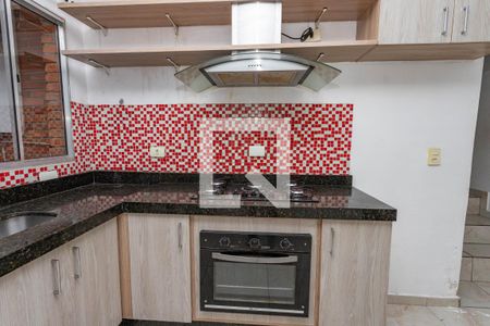 Casa à venda com 180m², 2 quartos e 2 vagasCozinha 