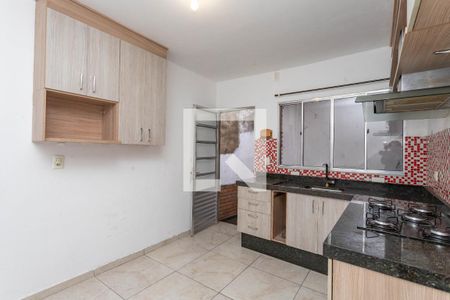 Casa à venda com 180m², 2 quartos e 2 vagasCozinha 