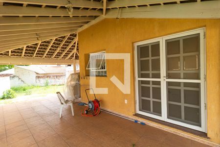 Casa à venda com 331m², 4 quartos e 3 vagas Casa à venda com 331m², 4 quartos e 3 vagasVaranda