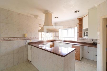 Casa à venda com 331m², 4 quartos e 3 vagas Casa à venda com 331m², 4 quartos e 3 vagasCozinha